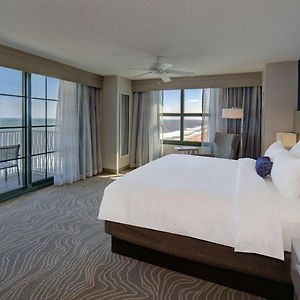 King Corner Room Beachfront View Balcony